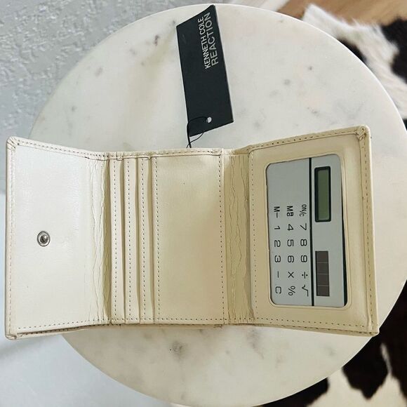KENNETH COLE REACTION VINTAGE WALLET WITH SOLAR POWERED CALCULATOR, Ivory, NWT - Picture 3 of 16